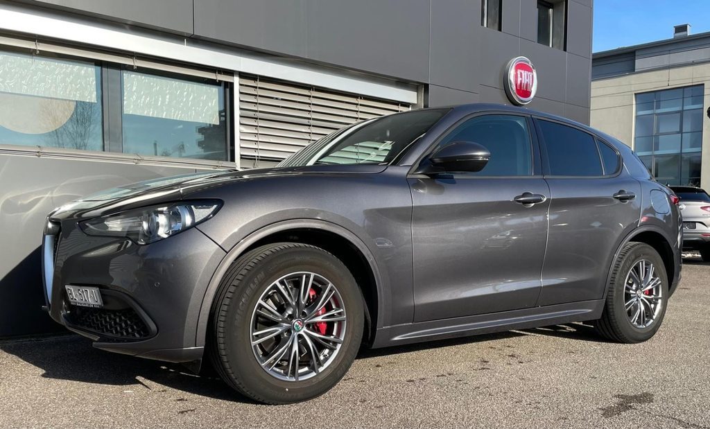 ALFA ROMEO Stelvio 2.0 Q4 Business, Petrol, Second hand / Used, Automatic - 4