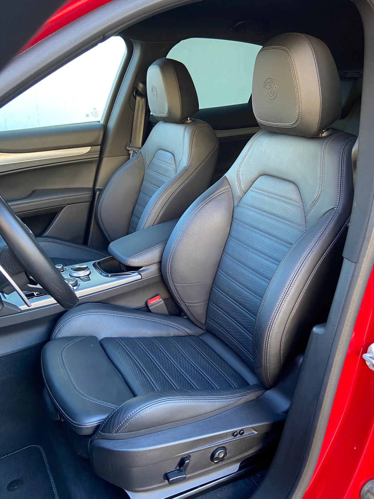 ALFA ROMEO Stelvio 2.0 Veloce Q4 AT8, Essence, Occasion / Utilisé, Automatique - 7