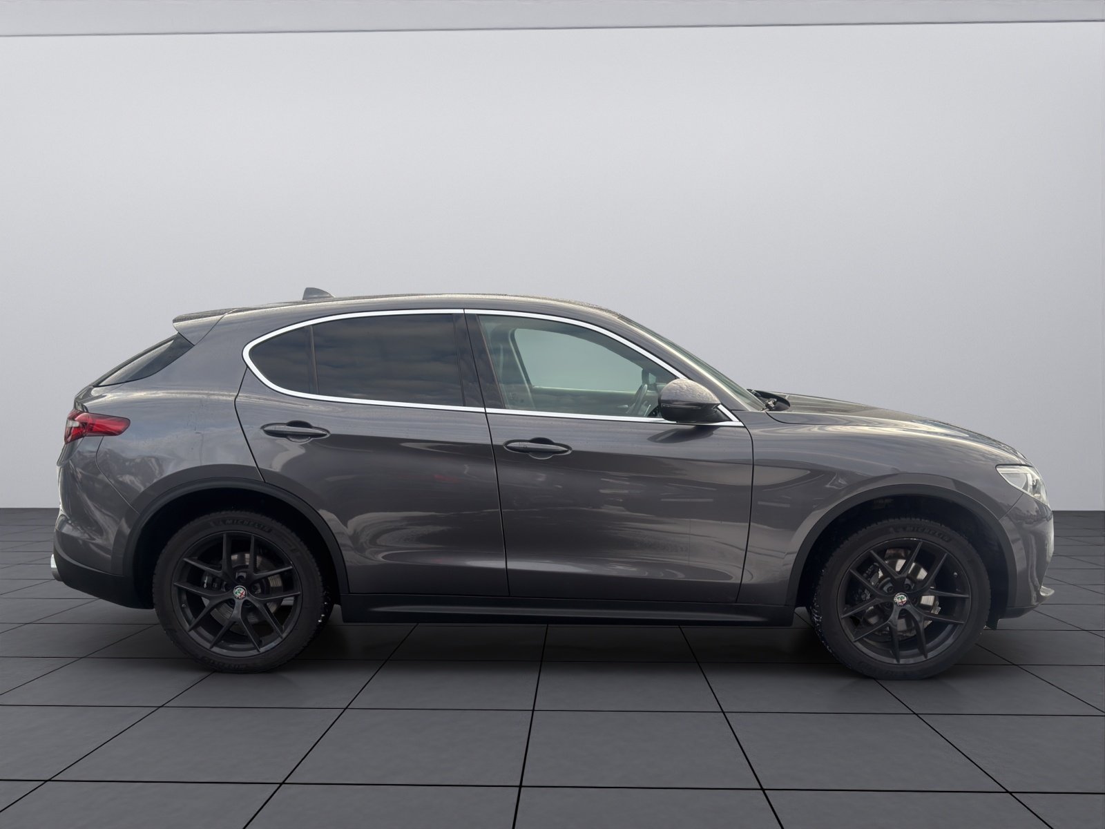 ALFA ROMEO Stelvio 2.0 Q4 280 Executive, Essence, Occasion / Utilisé, Automatique - 4