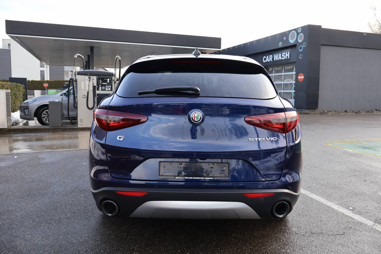 ALFA ROMEO Stelvio 2.0 Q4 280 First Edition, Benzin, Occasion / Gebraucht, Automatik - 4