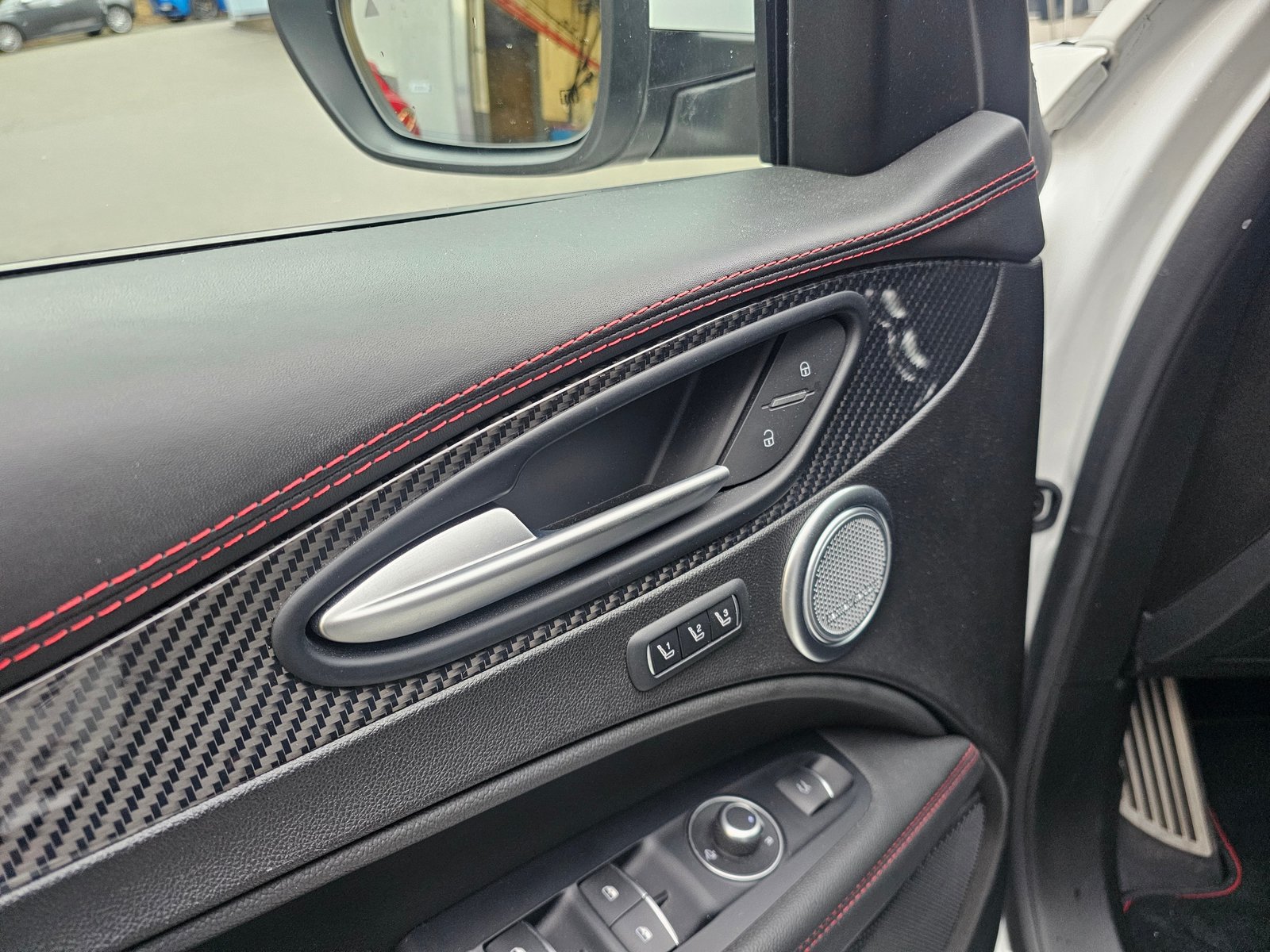 ALFA ROMEO Stelvio 2.9 V6 Quadrifoglio, Essence, Occasion / Utilisé, Automatique - 7