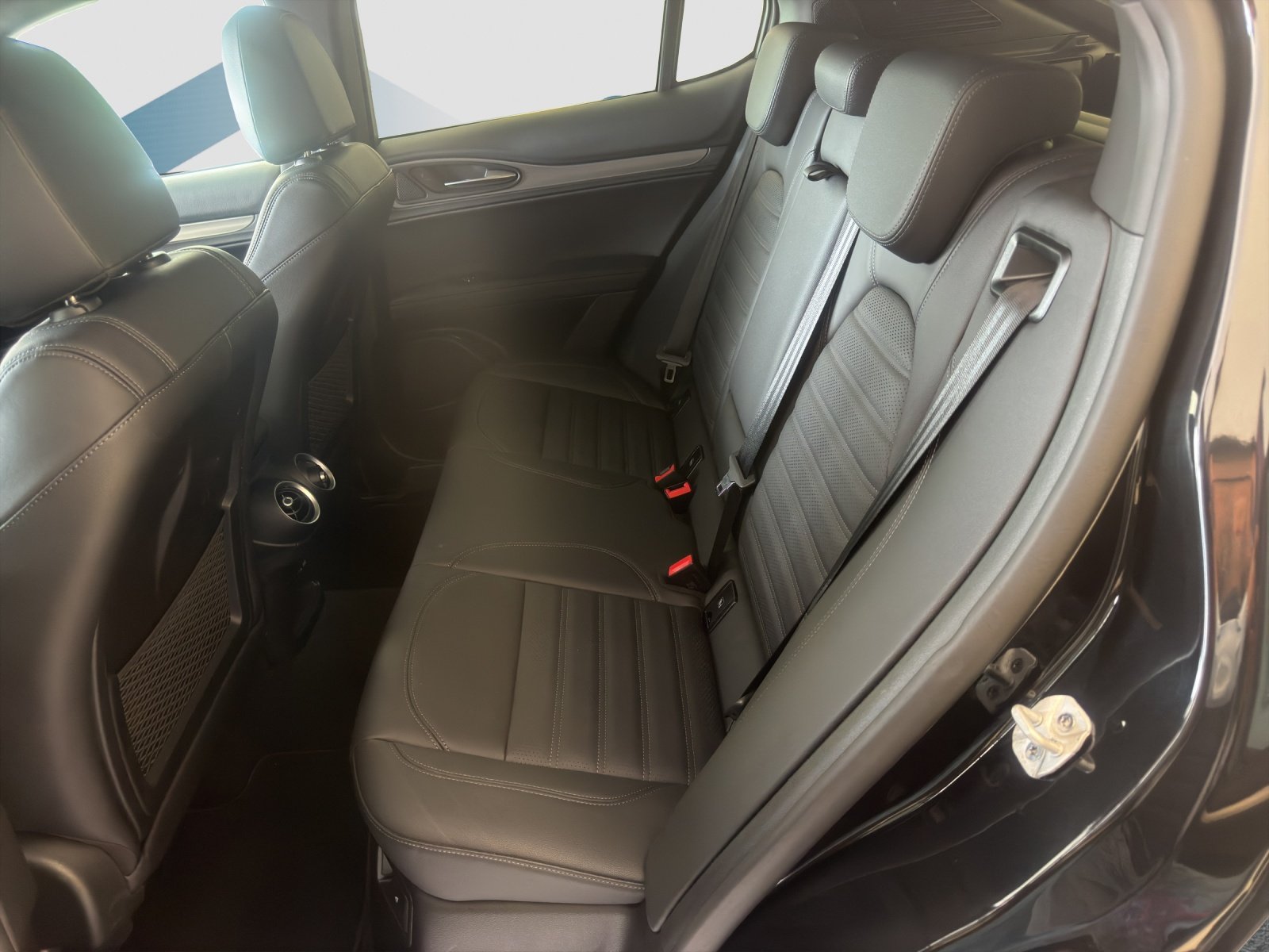 ALFA ROMEO STELVIO 2.0 Q4 280 Veloce, Essence, Occasion / Utilisé, Automatique - 7