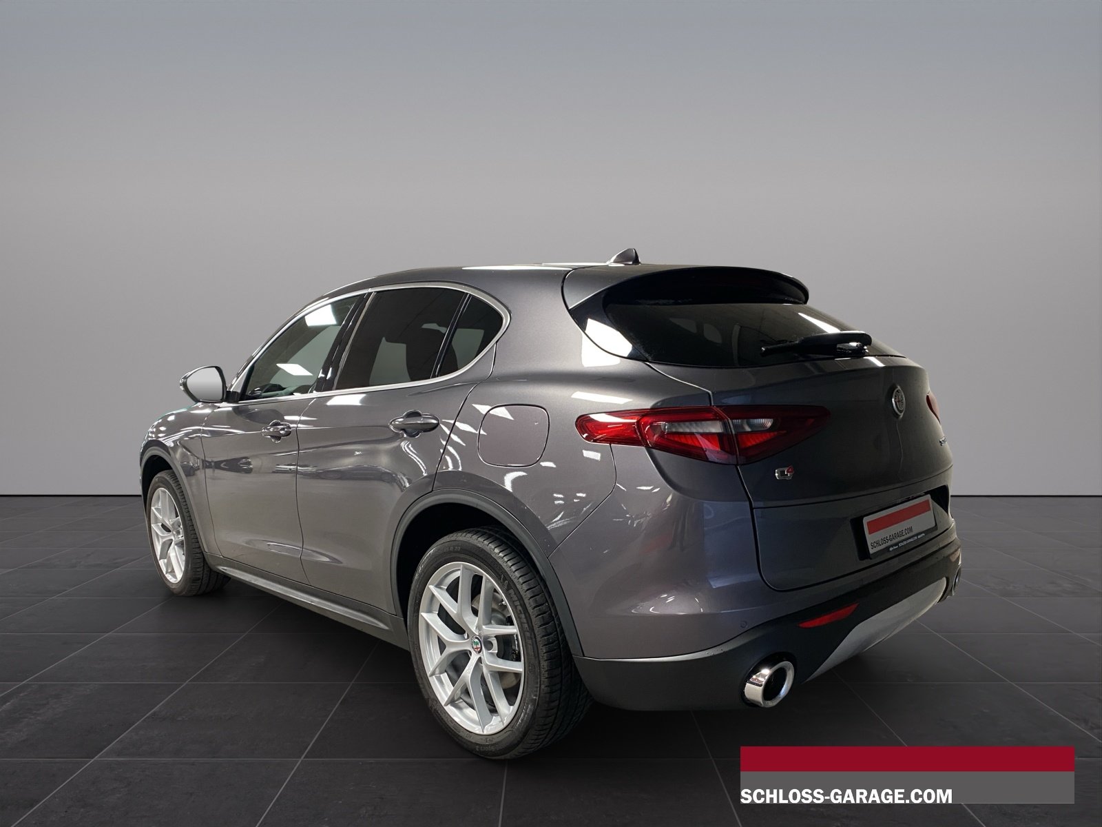 ALFA ROMEO STELVIO 2.0 Q4 280 First Ed, Petrol, Second hand / Used, Automatic - 4