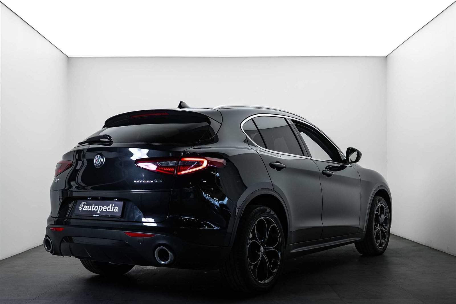 ALFA ROMEO Stelvio 2.0 Executive Q4 Automatic, Essence, Occasion / Utilisé, Automatique - 3