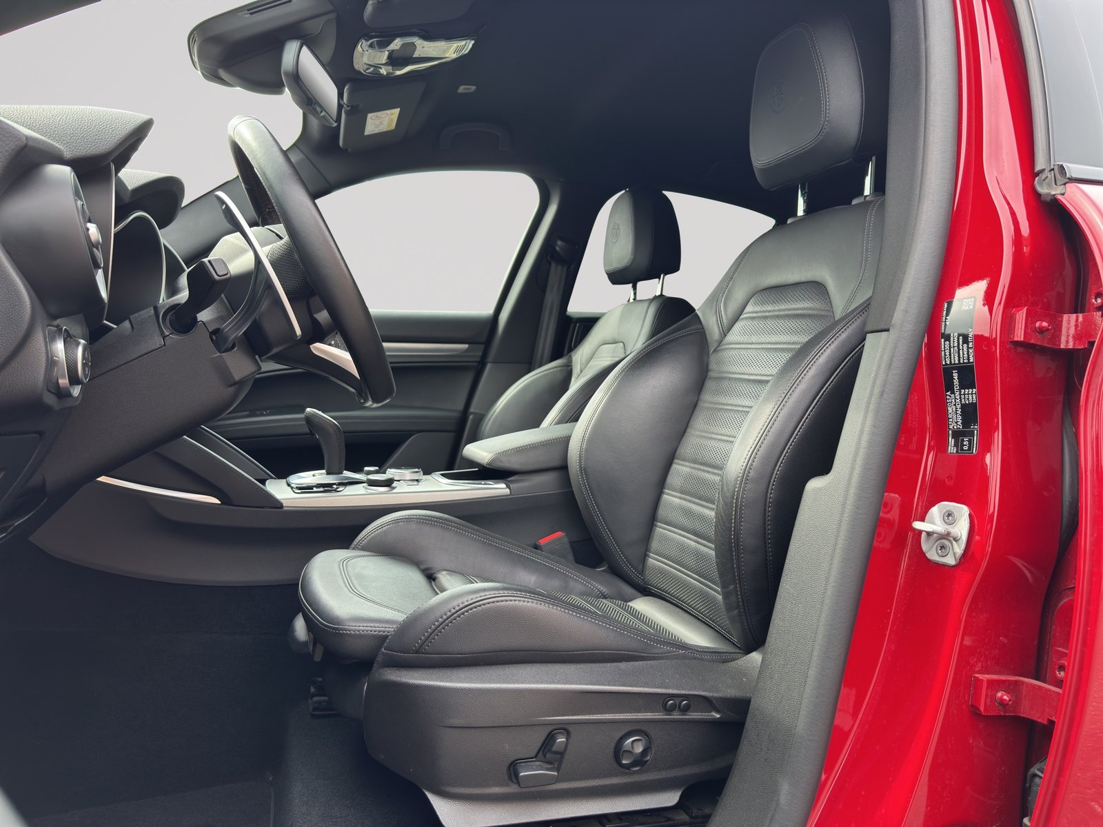 ALFA ROMEO Stelvio 2.2 JTDM Veloce Q4 Black, Diesel, Occasion / Utilisé, Automatique - 6