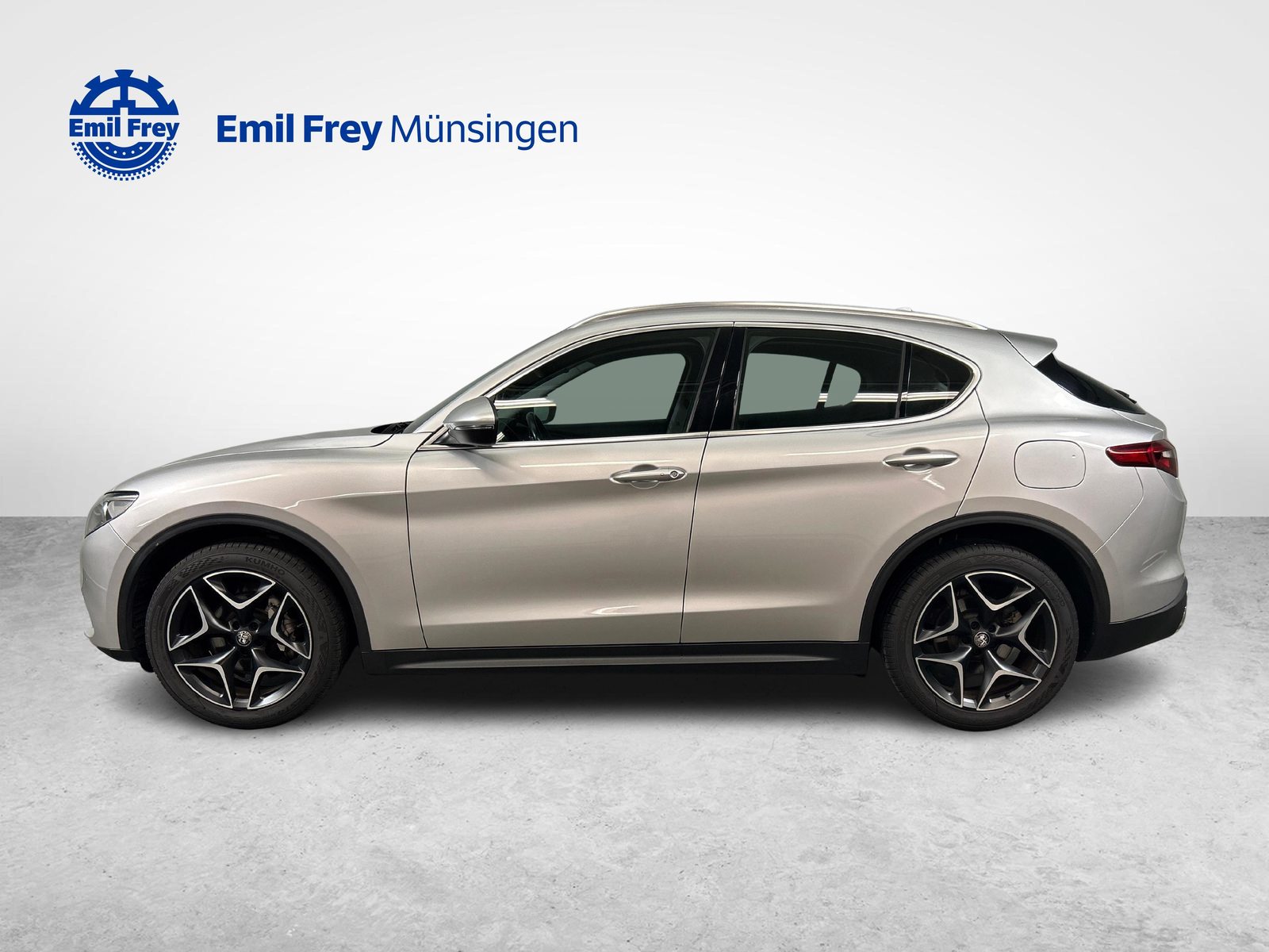 ALFA ROMEO Stelvio 2.0 Q4 Super, Benzin, Occasion / Gebraucht, Automatik - 5