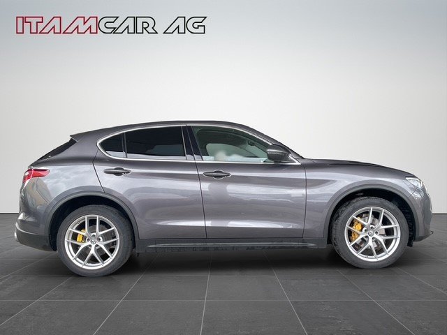 ALFA ROMEO Stelvio 2.0 Q4 280 First Edition, Benzin, Occasion / Gebraucht, Automatik - 3
