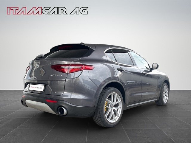 ALFA ROMEO Stelvio 2.0 Q4 280 First Edition, Benzin, Occasion / Gebraucht, Automatik - 4