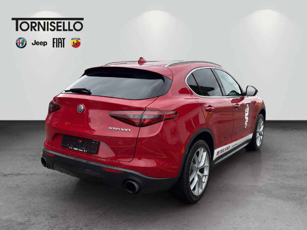 ALFA ROMEO Stelvio 2.0 Q4 280 Super, Essence, Occasion / Utilisé, Automatique - 4