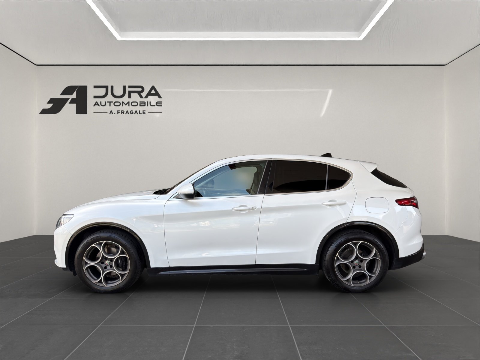 ALFA ROMEO Stelvio 2.2 D Q4 210 Ti, Diesel, Second hand / Used, Automatic - 4