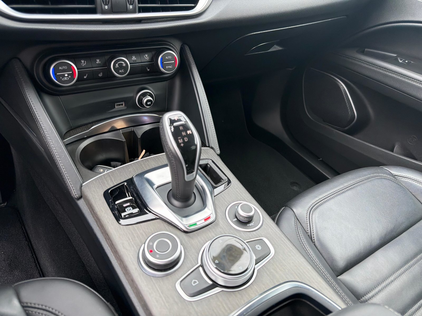ALFA ROMEO Stelvio 2.0 Q4 280 Ti, Benzin, Occasion / Gebraucht, Automatik - 6