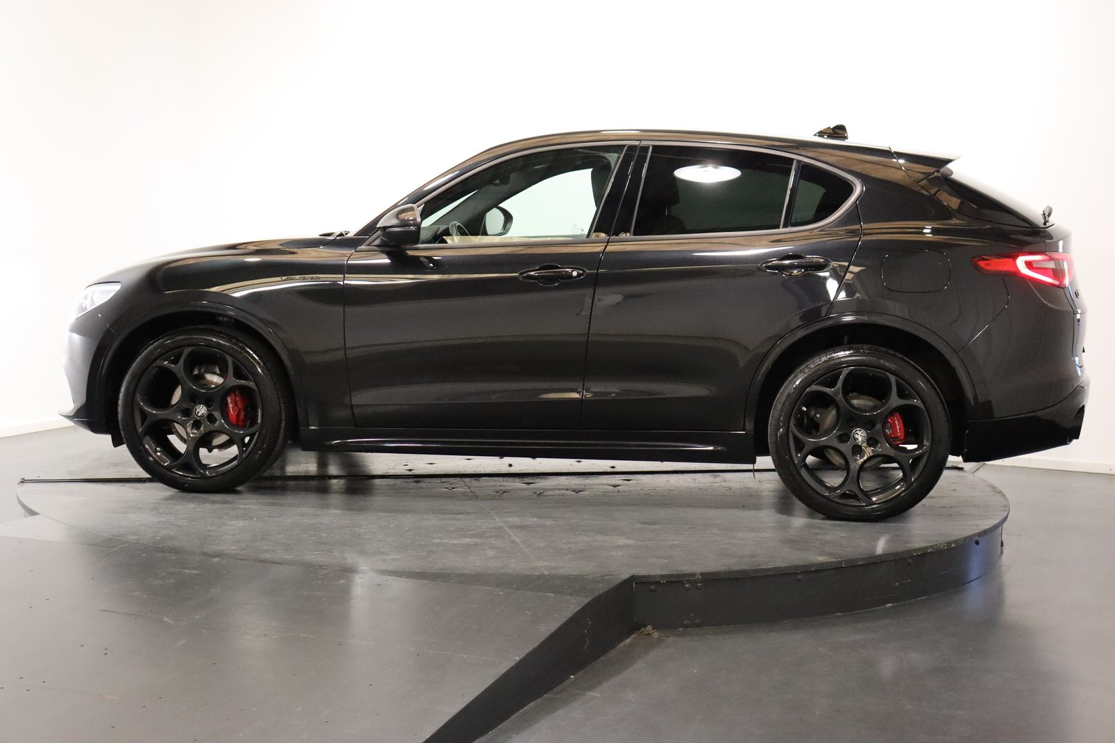 ALFA ROMEO Stelvio 2.0 Q4 280 Veloce, Essence, Occasion / Utilisé, Automatique - 2