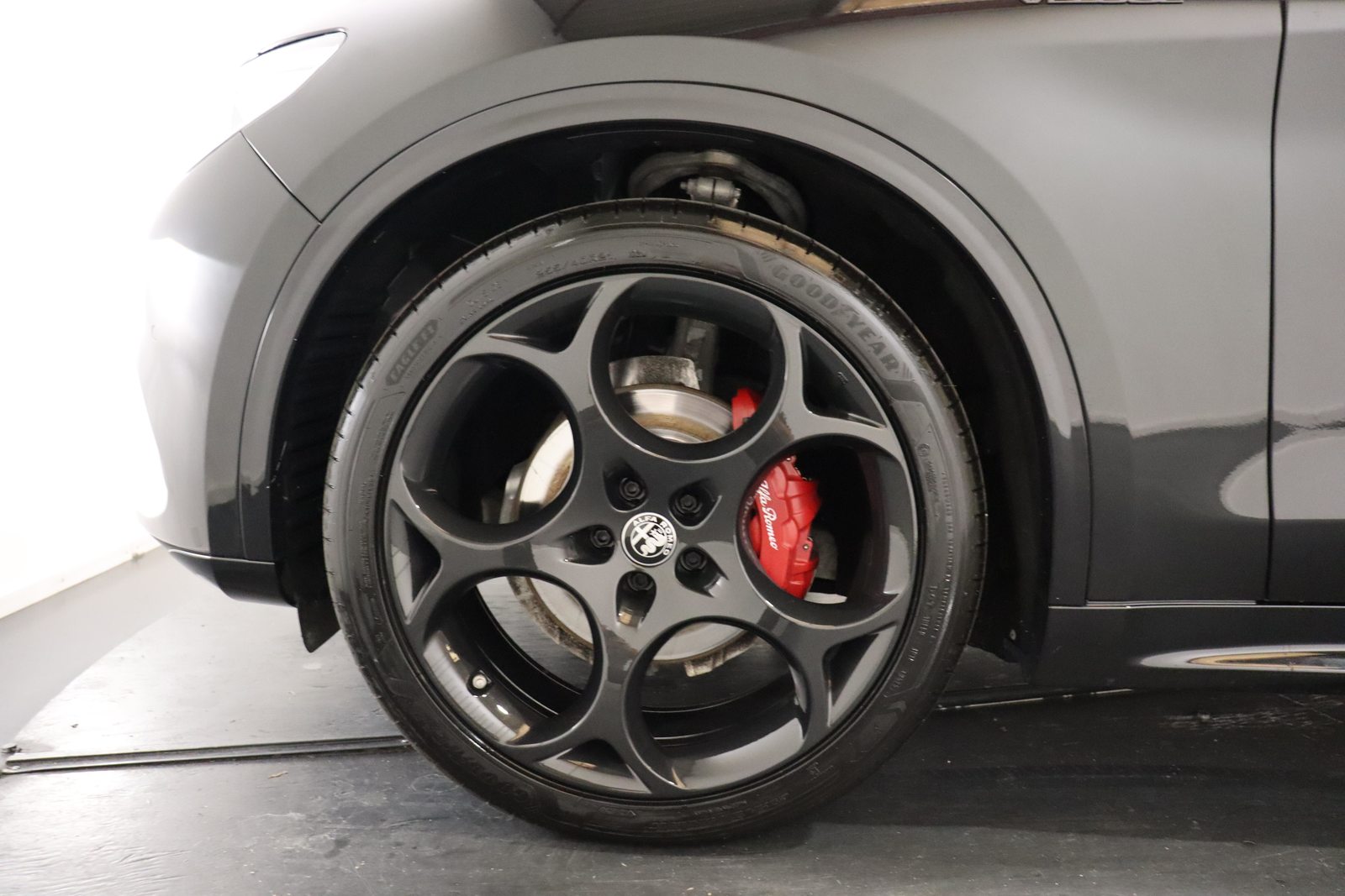 ALFA ROMEO Stelvio 2.0 Q4 280 Veloce, Essence, Occasion / Utilisé, Automatique - 6