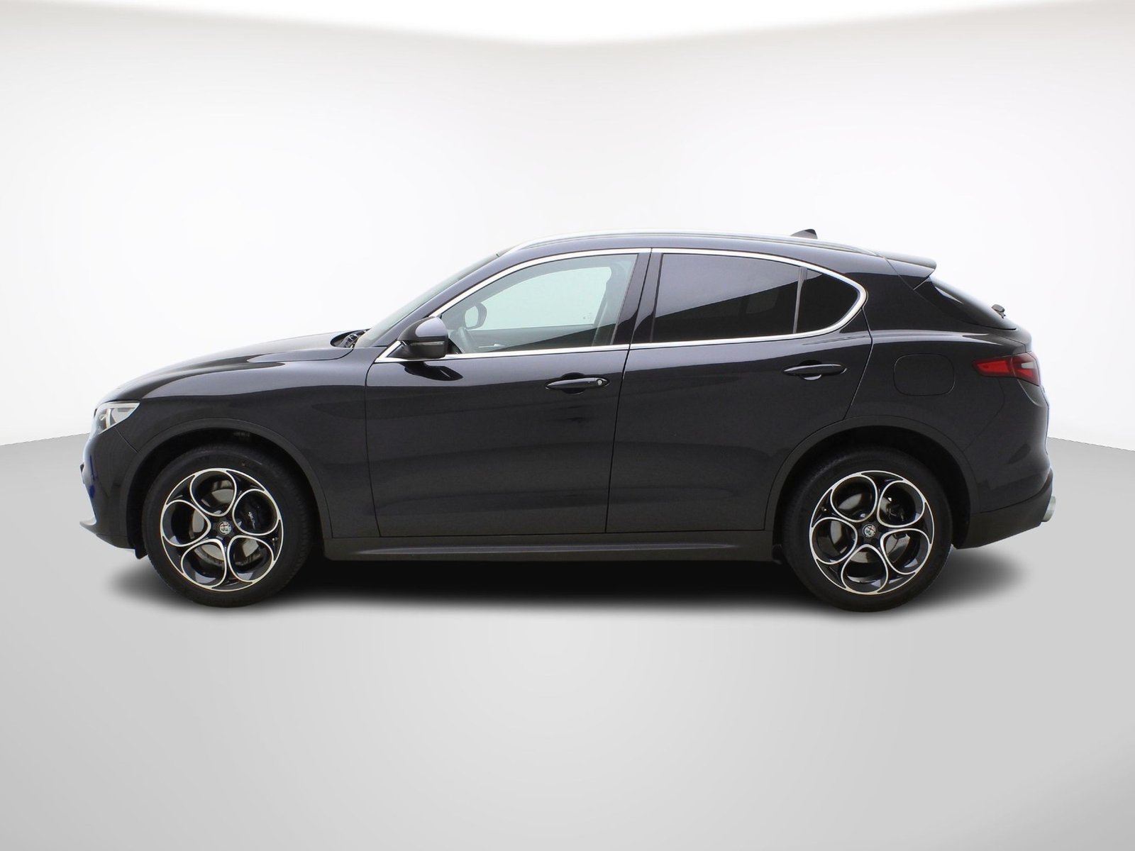 ALFA ROMEO Stelvio 2.0 Q4 280 Super, Petrol, Second hand / Used, Automatic - 2