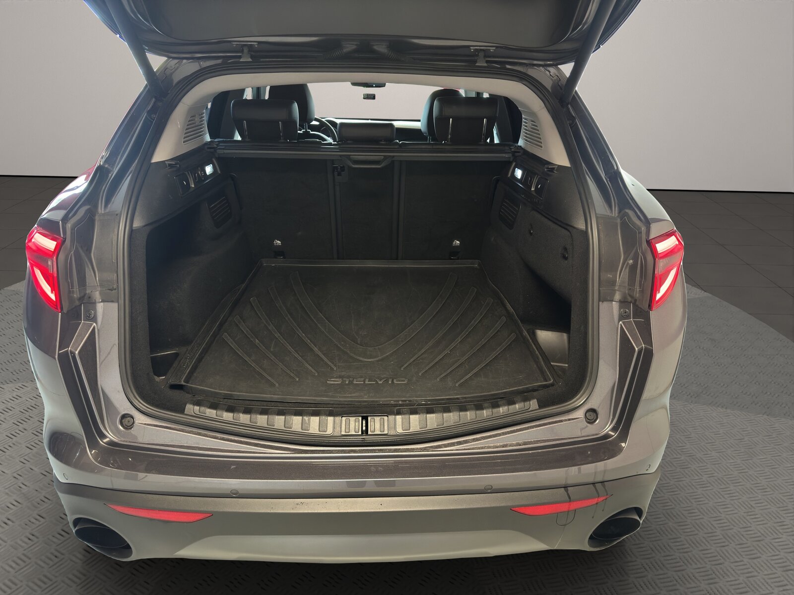 ALFA ROMEO Stelvio 2.0 Super Q4 Automatic, Benzin, Occasion / Gebraucht, Automatik - 7