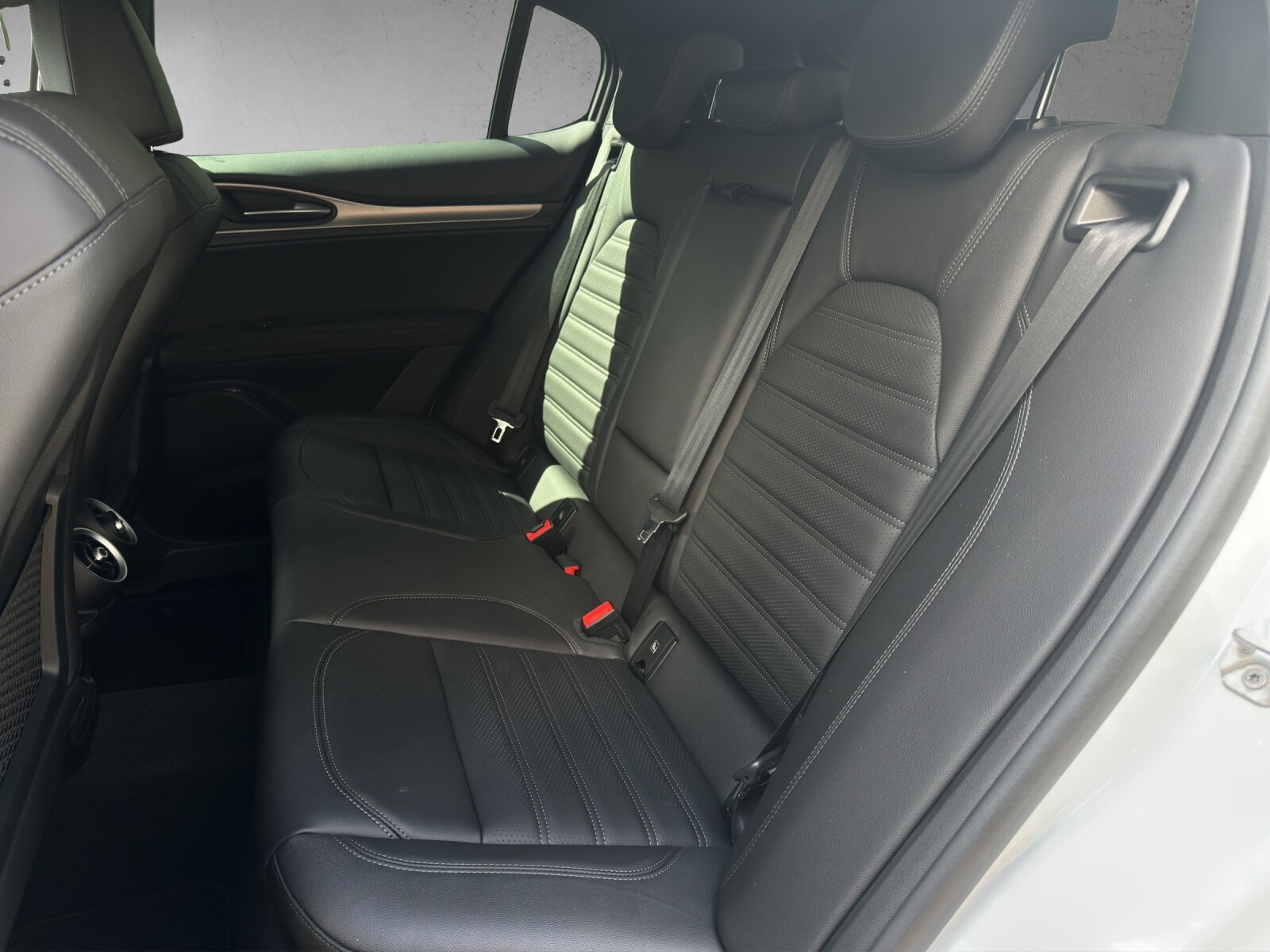 ALFA ROMEO Stelvio 2.0 Veloce Q4, Essence, Occasion / Utilisé, Automatique - 7