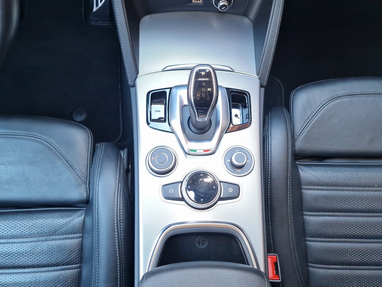 ALFA ROMEO Stelvio 2.0 Q4 Sprint, Benzin, Occasion / Gebraucht, Automatik - 7