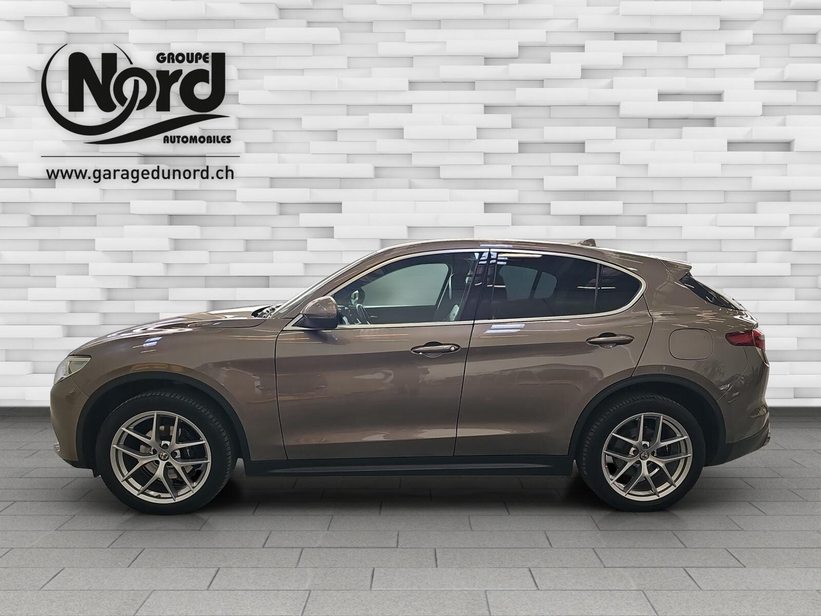 ALFA ROMEO Stelvio 2.0 Q4 280 Super, Essence, Occasion / Utilisé, Automatique - 5