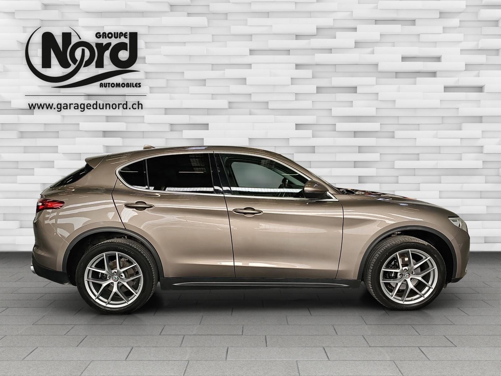 ALFA ROMEO Stelvio 2.0 Q4 280 Super, Essence, Occasion / Utilisé, Automatique - 6