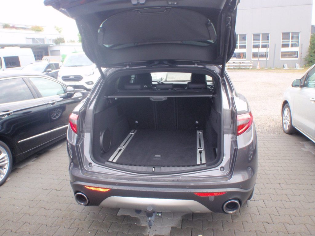 ALFA ROMEO STELVIO 2.0 Q4 280 Super, Petrol, Second hand / Used, Automatic - 7