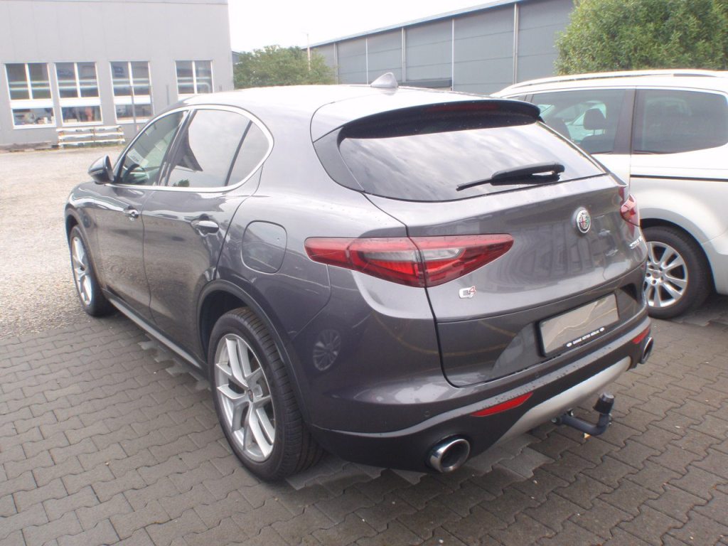 ALFA ROMEO STELVIO 2.0 Q4 280 Super, Petrol, Second hand / Used, Automatic - 4