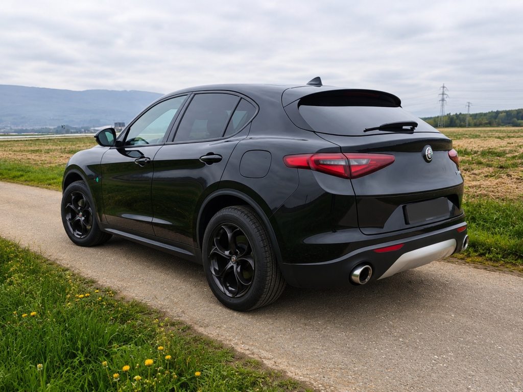 ALFA ROMEO STELVIO 2.0 Q4 280 Executive, Petrol, Second hand / Used, Automatic - 3