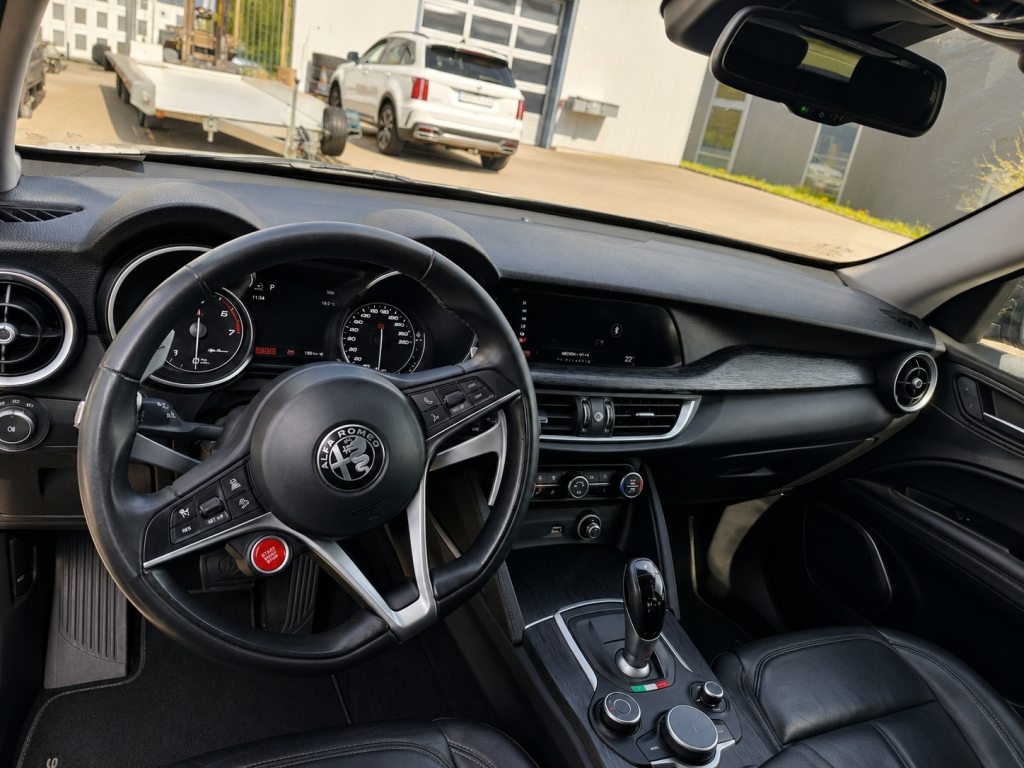 ALFA ROMEO STELVIO 2.0 Q4 280 Executive, Petrol, Second hand / Used, Automatic - 5