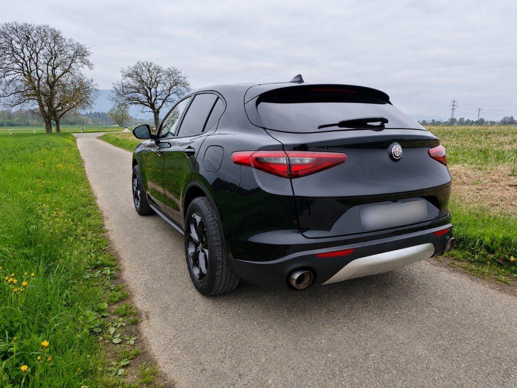 ALFA ROMEO STELVIO 2.0 Q4 280 Executive, Petrol, Second hand / Used, Automatic - 4