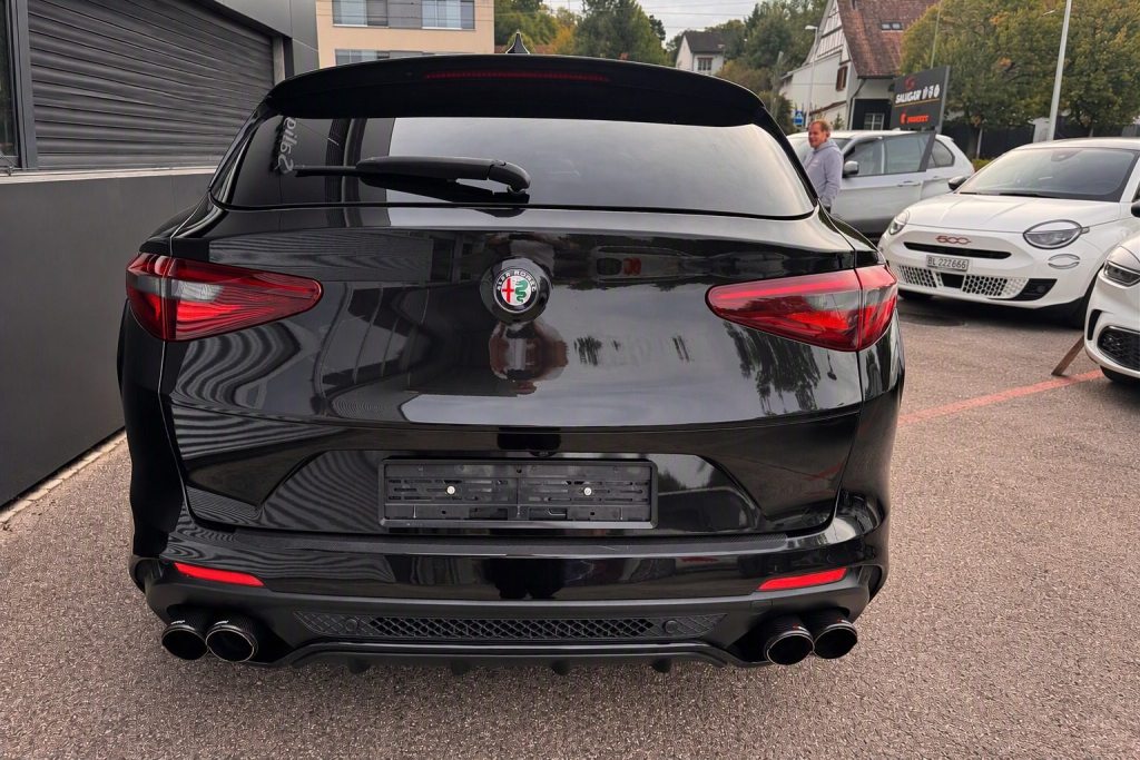 ALFA ROMEO 2.9 V6 Biturbo Q4 Quadrifoglio, Essence, Occasion / Utilisé, Automatique - 3