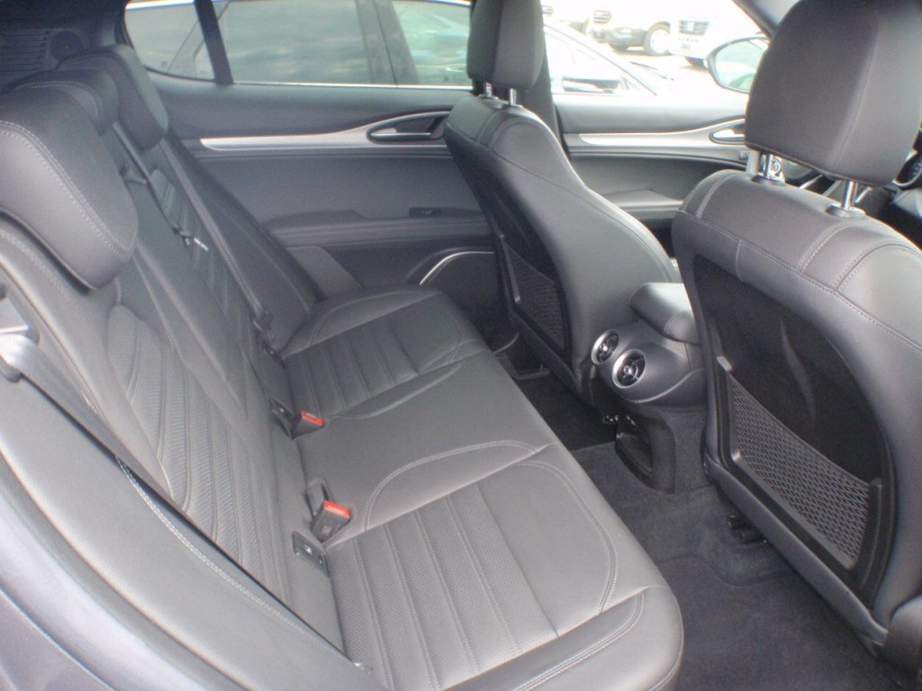 ALFA ROMEO STELVIO 2.0 Q4 280 Super, Petrol, Second hand / Used, Automatic - 6