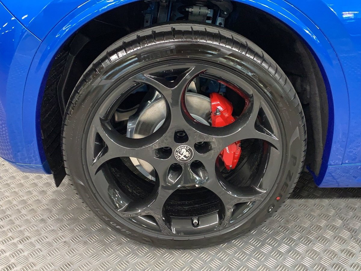 ALFA ROMEO Stelvio 2.0 Q4 280 Veloce, Benzin, Vorführwagen, Automatik - 6