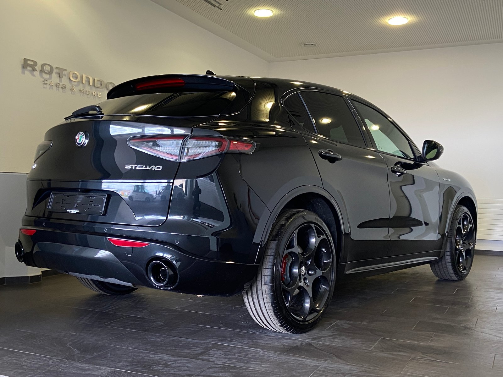ALFA ROMEO Stelvio 2.0 Veloce Pack Tow Hook 21" Q4 AT8, Benzina, Auto nuove, Automatico - 2