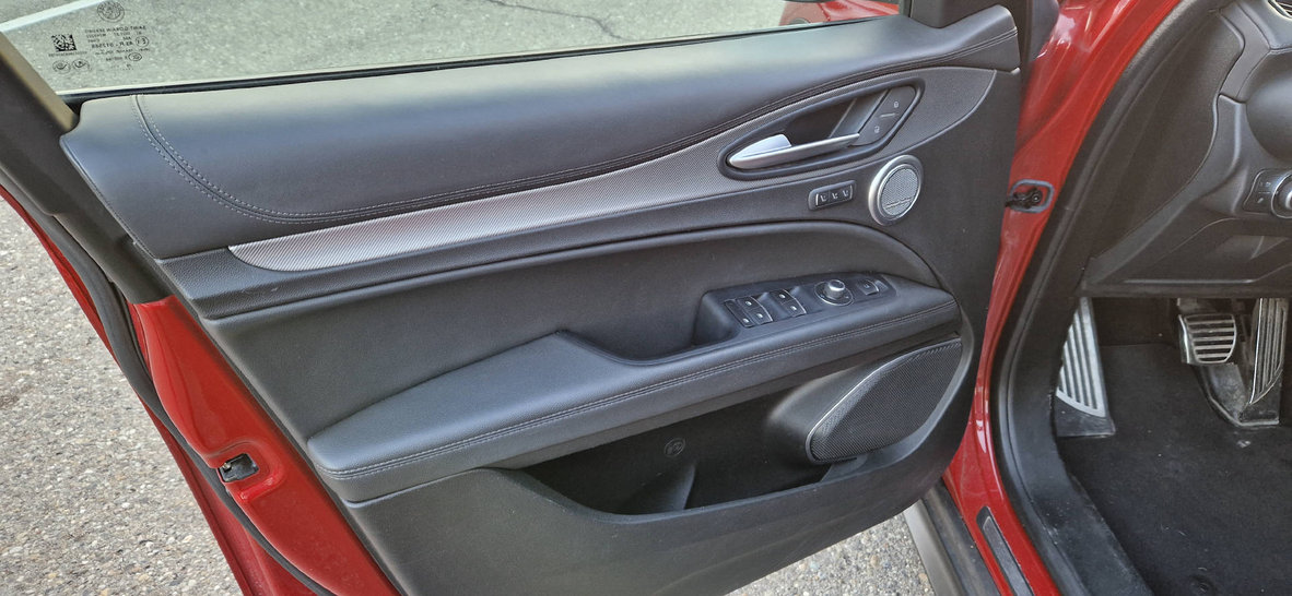 ALFA ROMEO Stelvio 2.0 Q4 280 Ti, Essence, Occasion / Utilisé, Automatique - 3