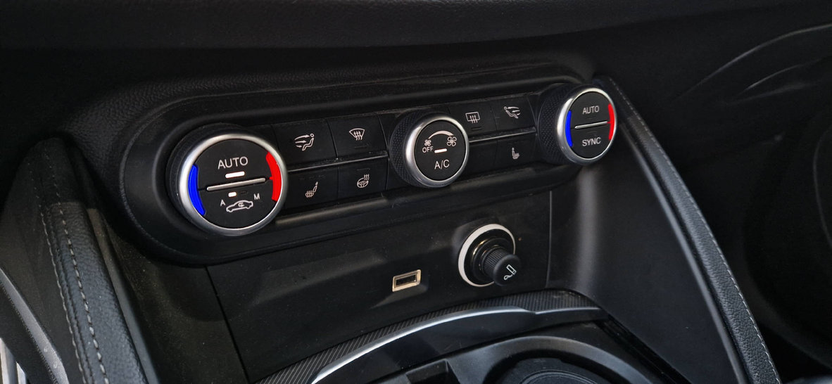 ALFA ROMEO Stelvio 2.0 Q4 280 Ti, Essence, Occasion / Utilisé, Automatique - 7