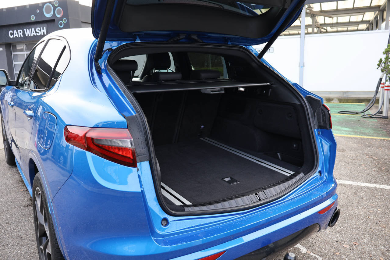 ALFA ROMEO Stelvio 2.0 Q4 280 Veloce, Petrol, Second hand / Used, Automatic - 5