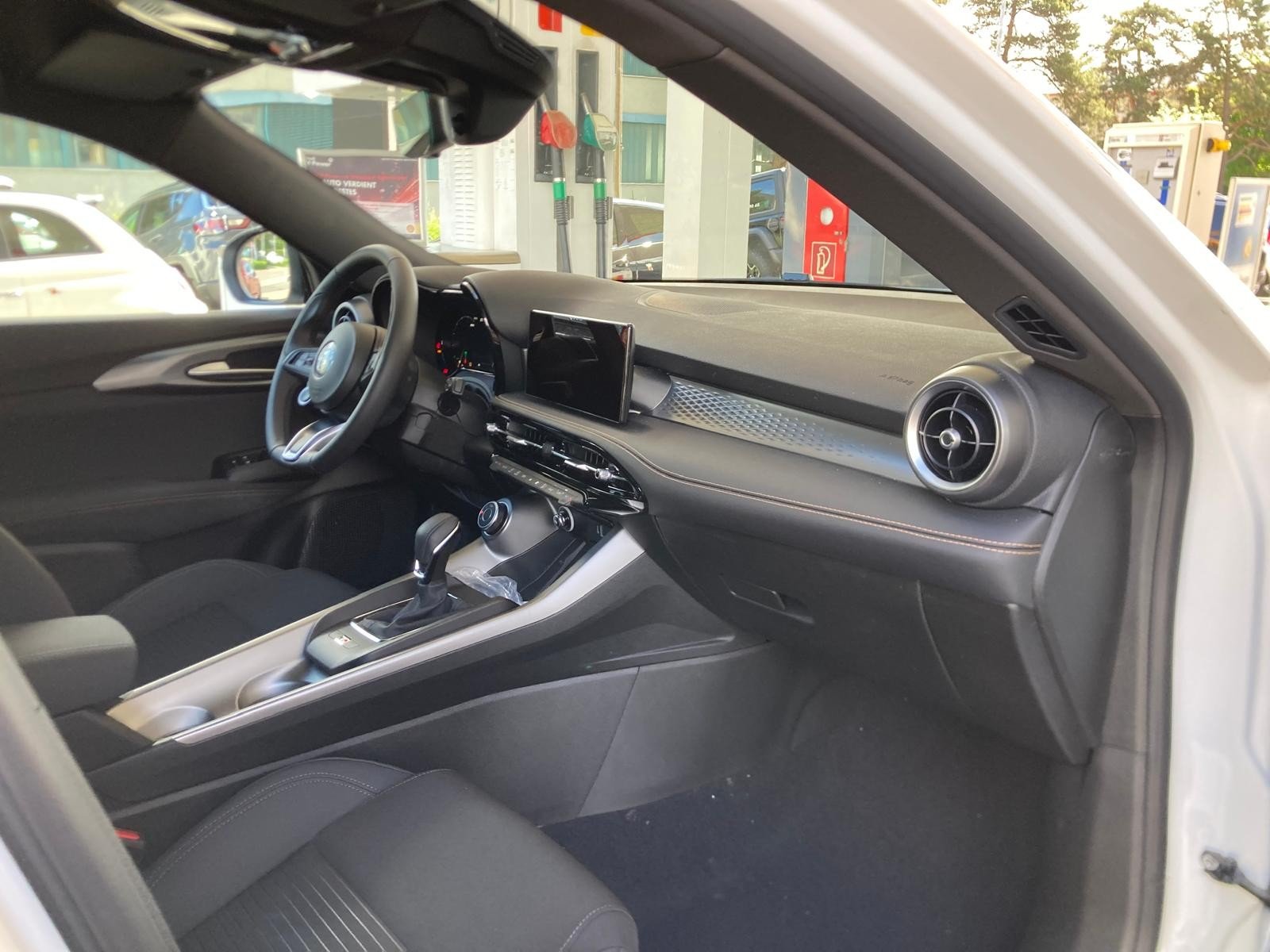 ALFA ROMEO Tonale 1.3 Plug-in-Hybrid Q4 Sprint Edition, Plug-in-Hybrid Petrol/Electric, New car, Automatic - 3