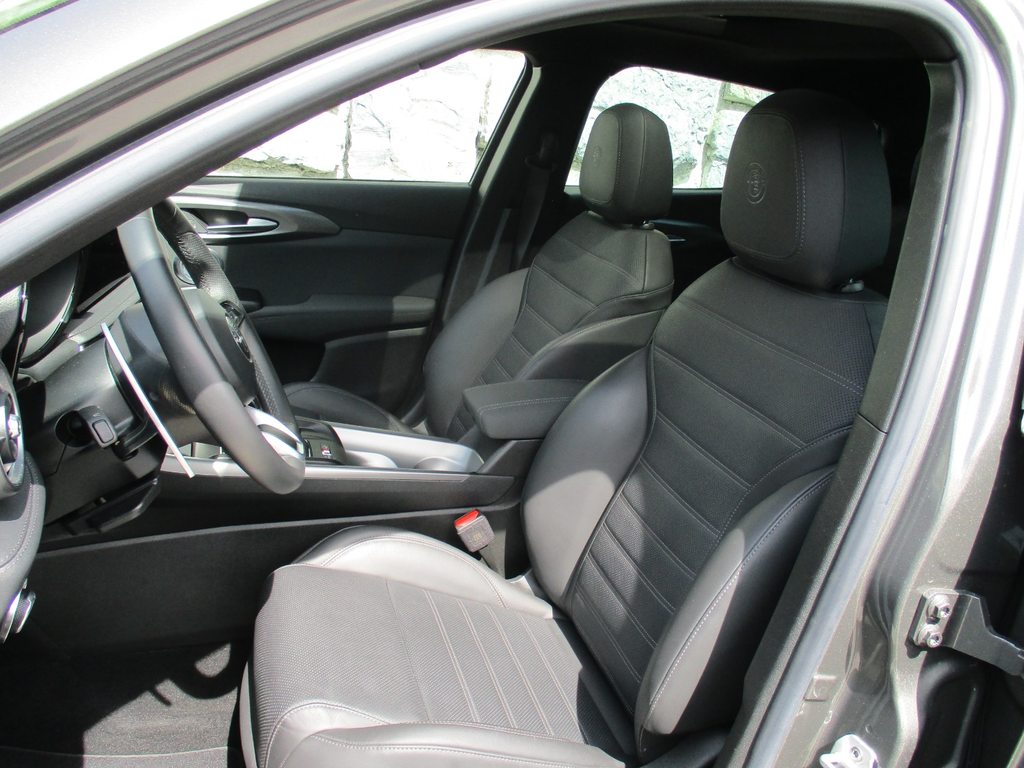 ALFA ROMEO Tonale 1.3 Plug-in Hybrid Veloce Q4, Plug-in-Hybrid Benzin/Elektro, Occasion / Gebraucht, Automatik - 5
