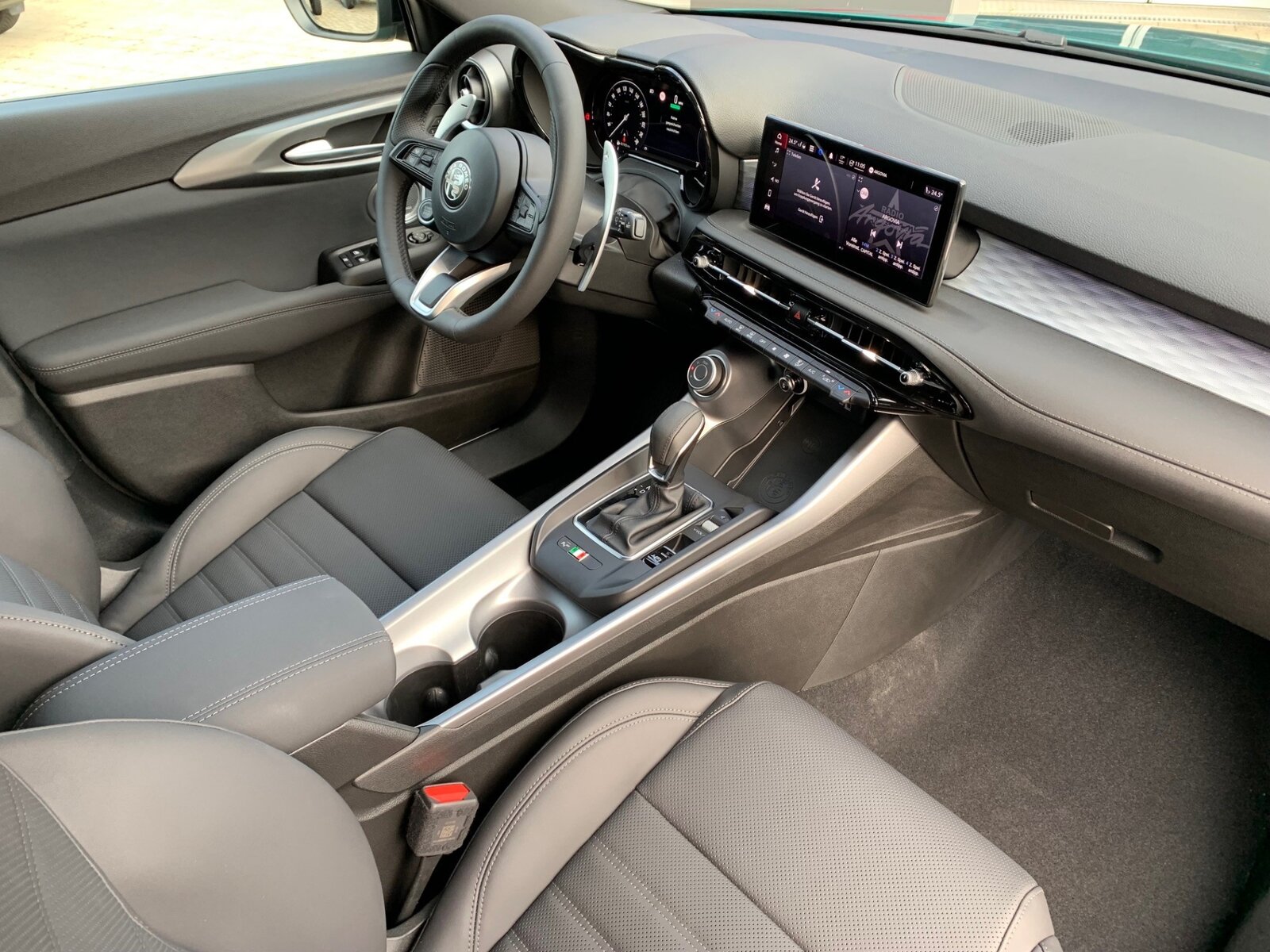 ALFA ROMEO TONALE SPECIAL 160HP V080, Mild-Hybrid Benzin/Elektro, Occasion / Gebraucht, Automatik - 4