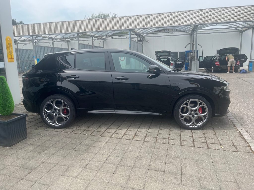 ALFA ROMEO TONALE 1.5 Veloce, Mild-Hybrid Petrol/Electric, Second hand / Used, Automatic - 6