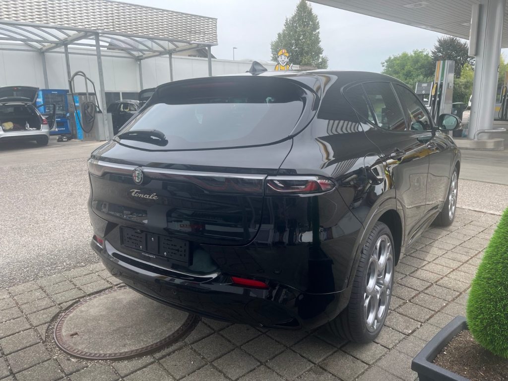 ALFA ROMEO TONALE 1.5 Veloce, Mild-Hybrid Petrol/Electric, Second hand / Used, Automatic - 5