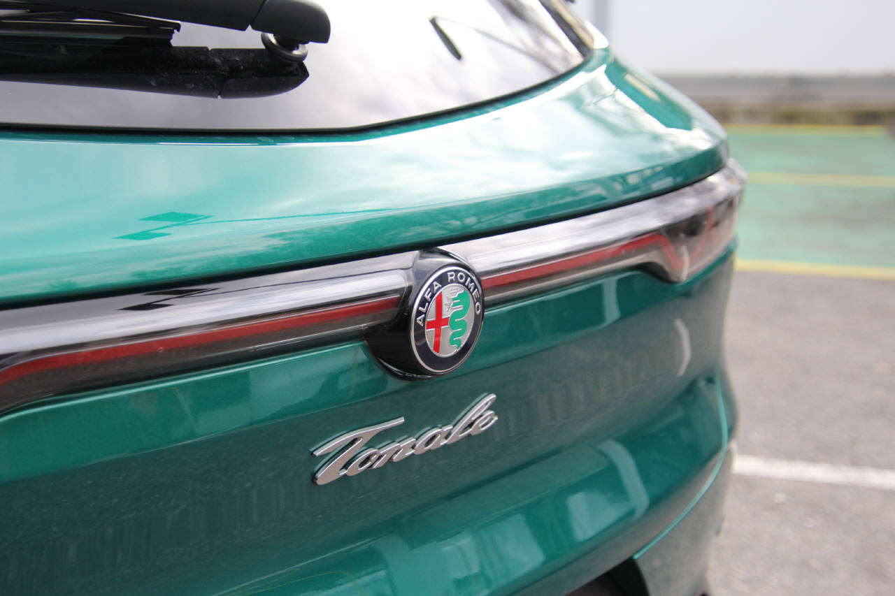ALFA ROMEO Tonale 1.5 Veloce Pack Premium Sky, Mild-Hybrid Benzin/Elektro, Vorführwagen, Automatik - 5