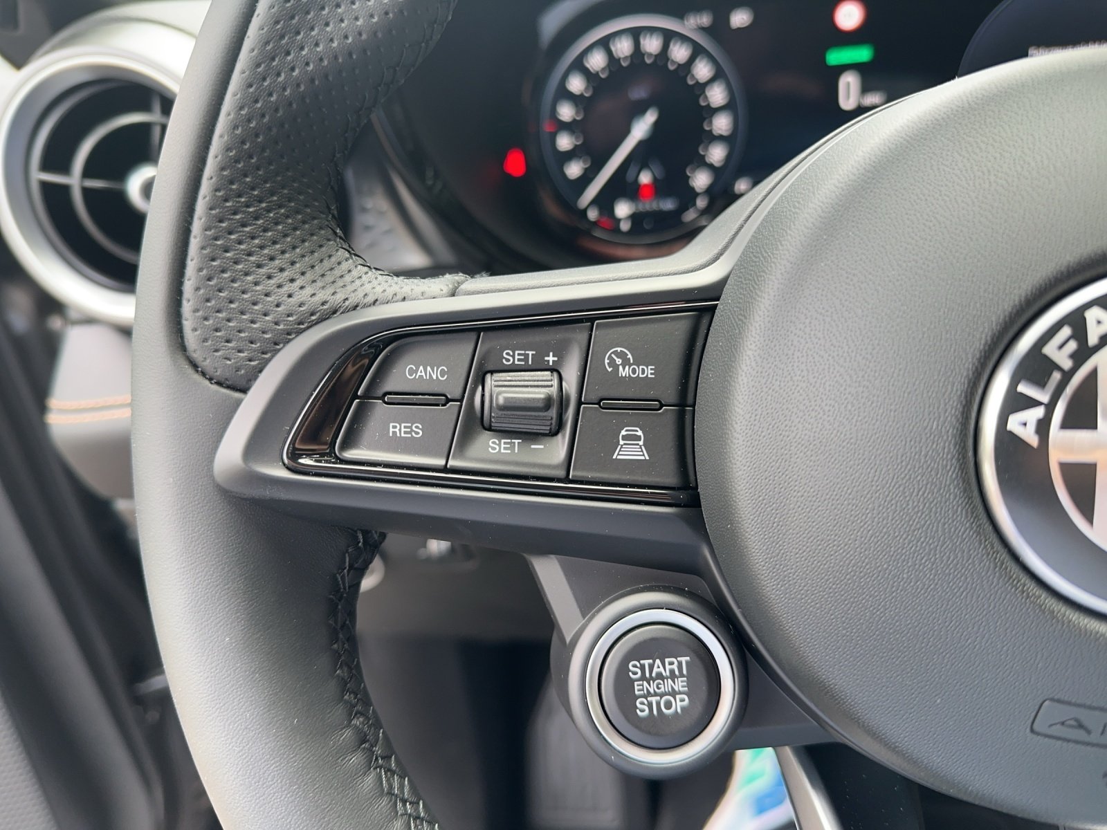 ALFA ROMEO Tonale 1.5 Veloce, Mild-Hybrid Benzin/Elektro, Vorführwagen, Automatik - 3