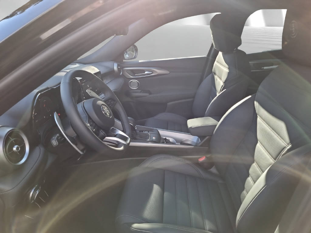 ALFA ROMEO Tonale 1.5 Veloce Premium, Mild-Hybrid Petrol/Electric, Ex-demonstrator, Automatic - 4