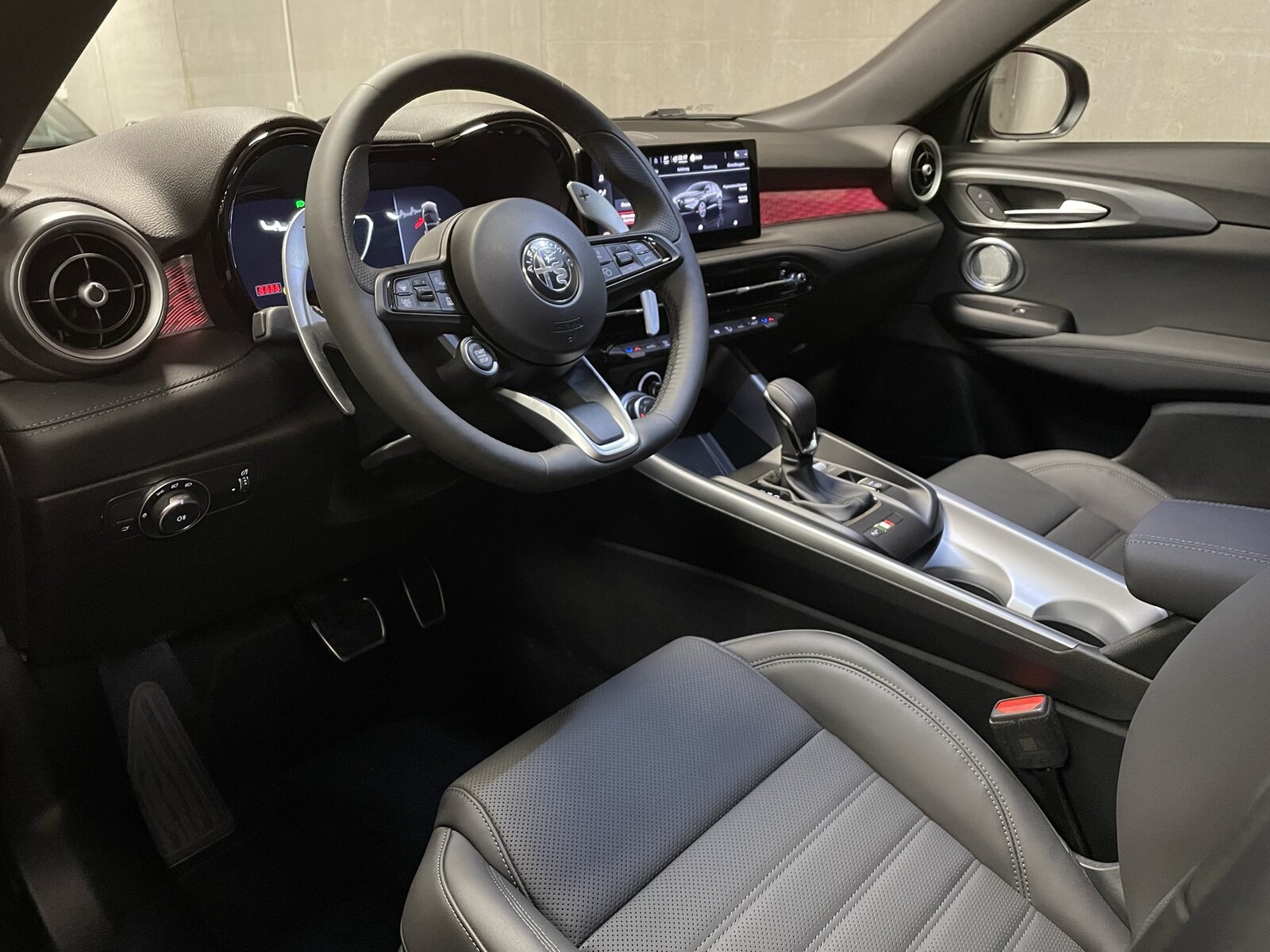 ALFA ROMEO TONALE 1.3 Plug-in Hybrid, Plug-in-Hybrid Petrol/Electric, Ex-demonstrator, Automatic - 3