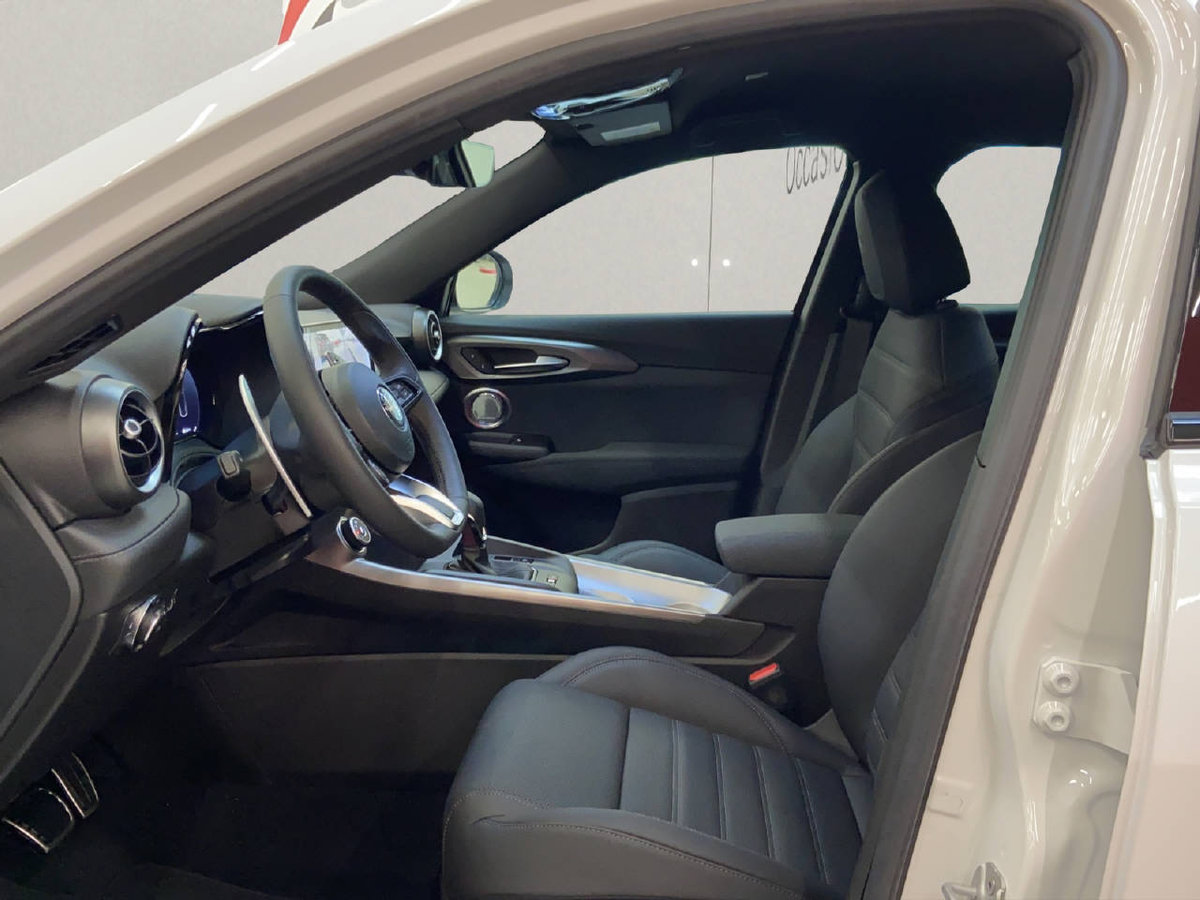 ALFA ROMEO Tonale 1.3 Plug-in Hybrid Veloce + Pack Premium, Plug-in-Hybrid Benzin/Elektro, Occasion / Gebraucht, Automat - 5