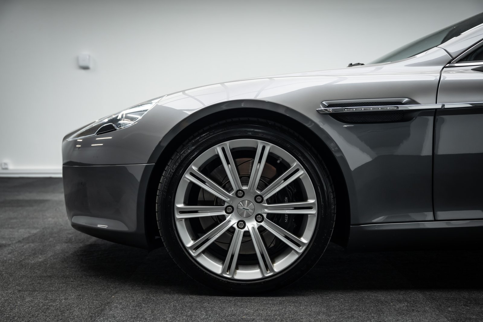 ASTON MARTIN * Rapide 5.9 V12 * ZU EINEM UNSCHLAGBAREN PREIS, Benzin, Occasion / Gebraucht, Automatik - 2