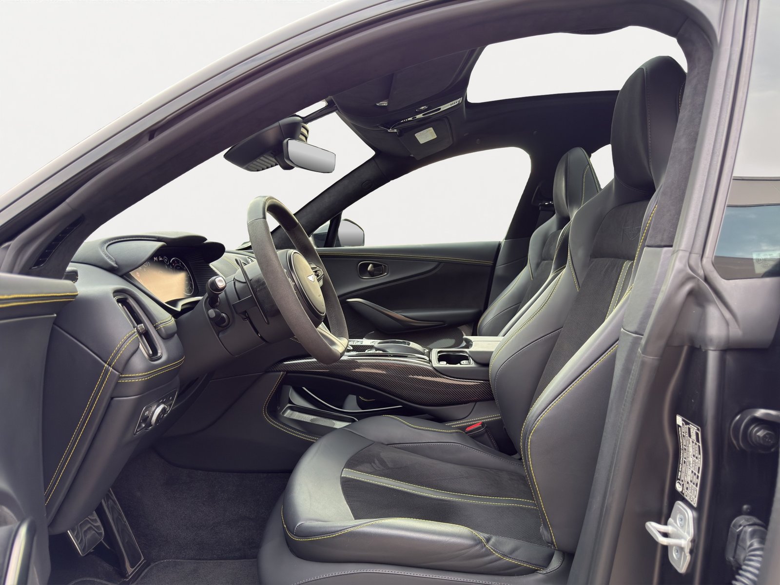 ASTON MARTIN 707, Petrol, Second hand / Used, Automatic - 6