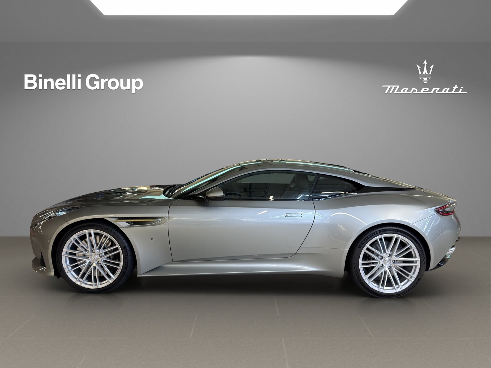 ASTON MARTIN Coupé 4.0 V8 Bi-Turbo 1 of 60 Goldfinger Edition, Benzin, Occasion / Gebraucht, Automatik - 2
