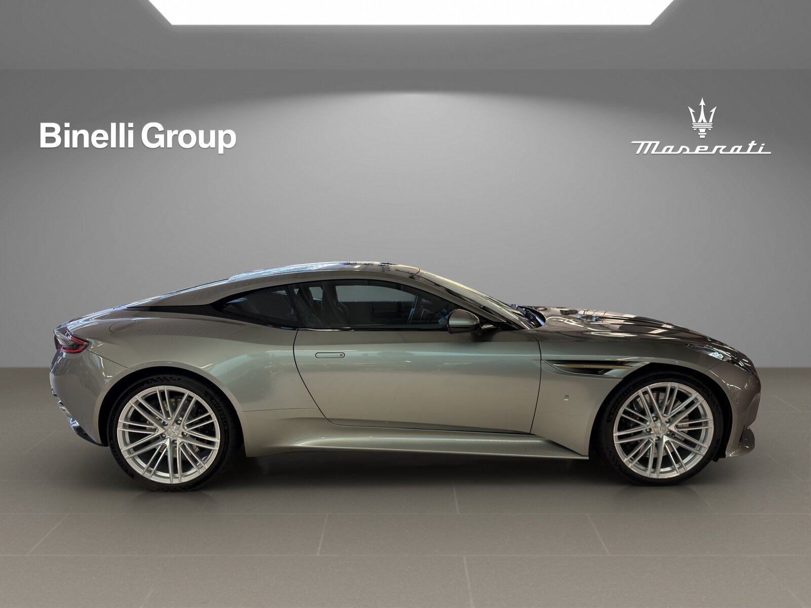ASTON MARTIN Coupé 4.0 V8 Bi-Turbo 1 of 60 Goldfinger Edition, Benzin, Occasion / Gebraucht, Automatik - 6
