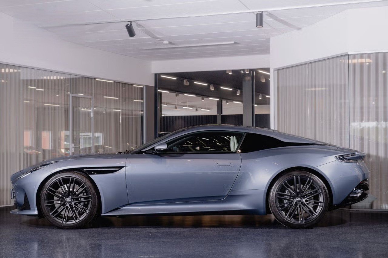 ASTON MARTIN Coupé Supertourer 4.0 V8 680 PS, Benzina, Auto nuove, Automatico - 3